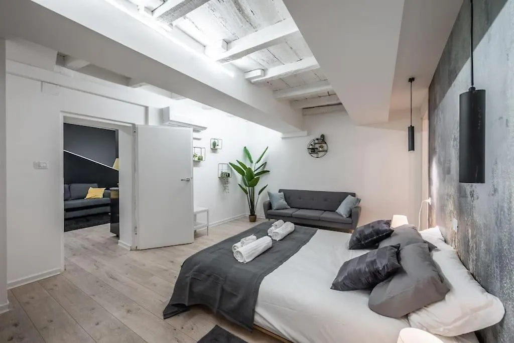 Apartment Ab Plus - Via San Felice 6 Bologna Italy