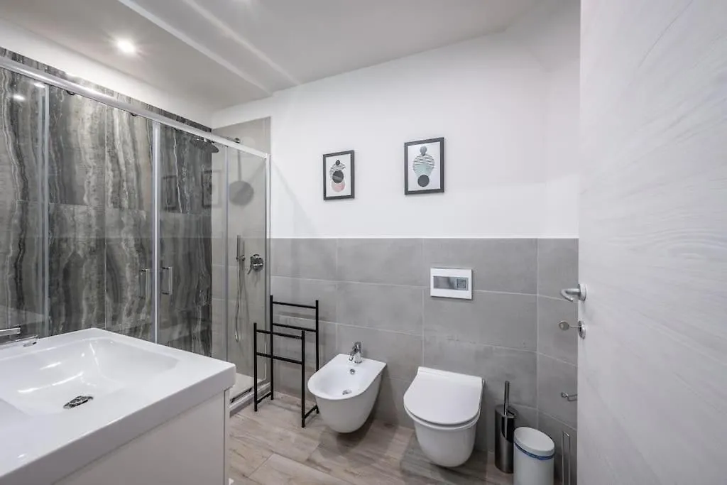 Apartment Ab Plus - Via San Felice 6 Bologna Italy